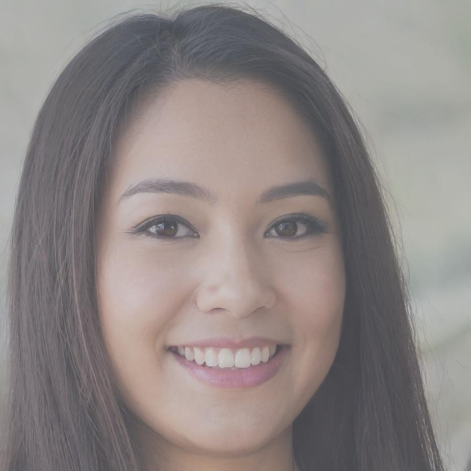 Experienced financial educator Sarah McKenzie